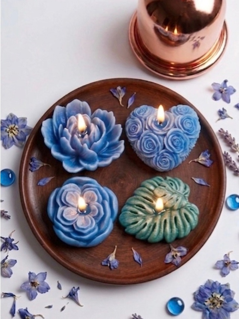 Experience the magic of floral candles infused with la noix de coco oil
